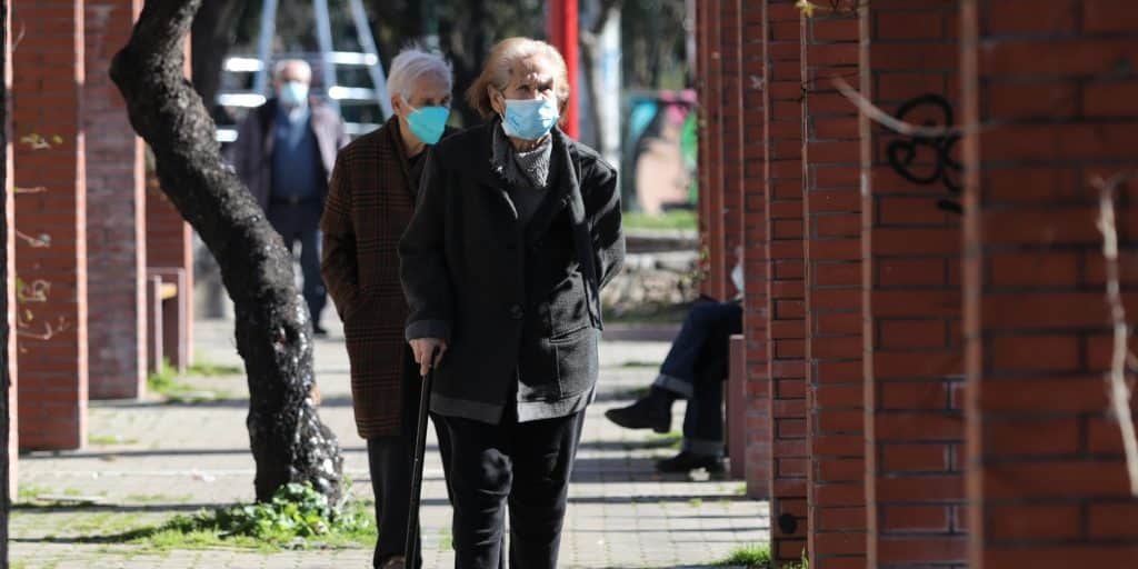 Ηλικιωμένοι με μάσκες προστασίας / Φωτογραφία: Eurokinissi