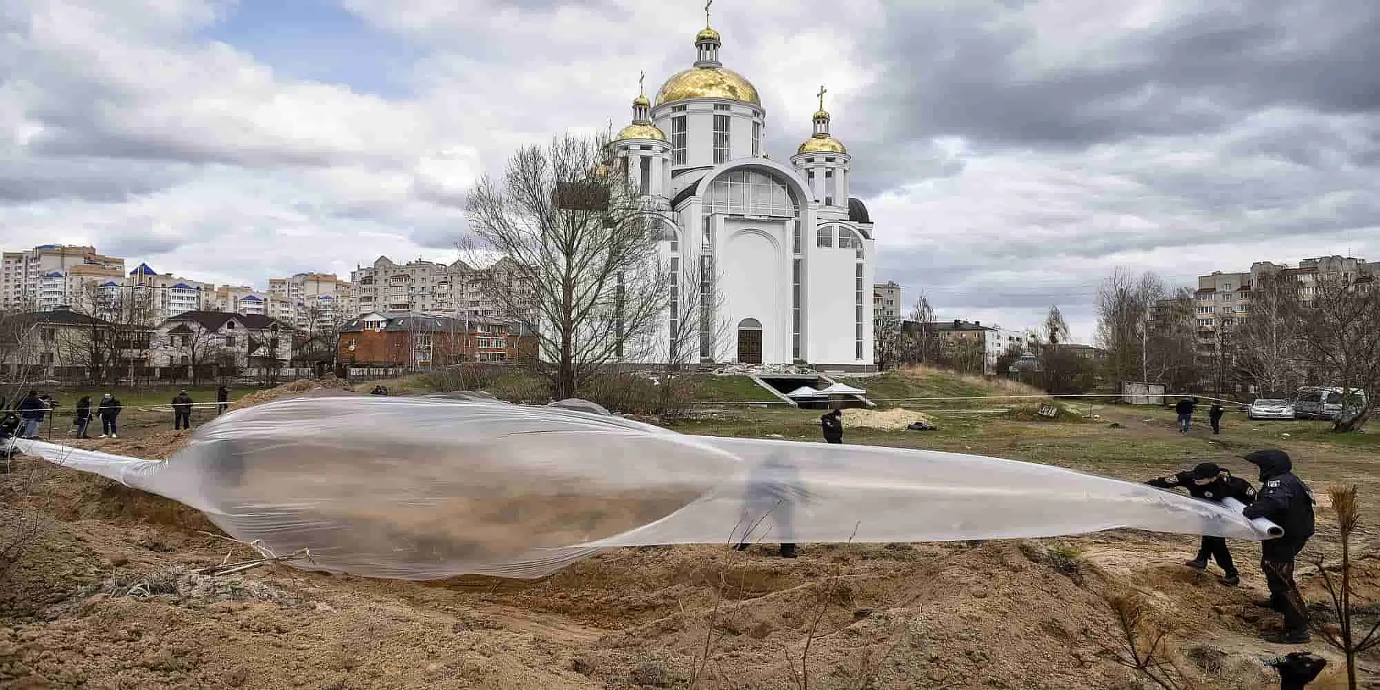 Ομαδικός τάφος στην Μπούτσα, στην Ουκρανία