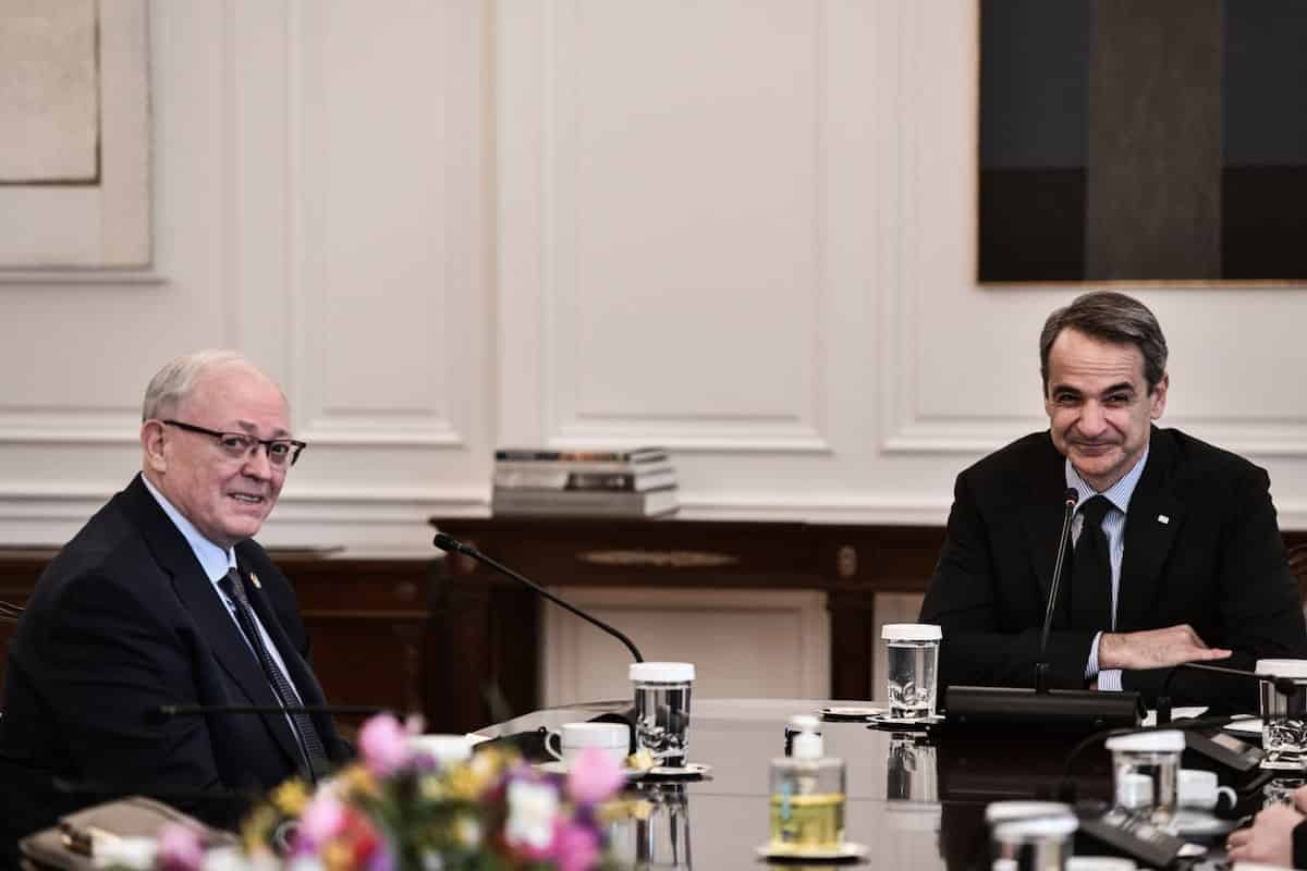 Συνάντηση Μητσοτάκη με τον πρόεδρο της Γερουσίας του Καναδά: Μίλησαν για επενδύσεις, ενέργεια και ελληνική ομογένεια
