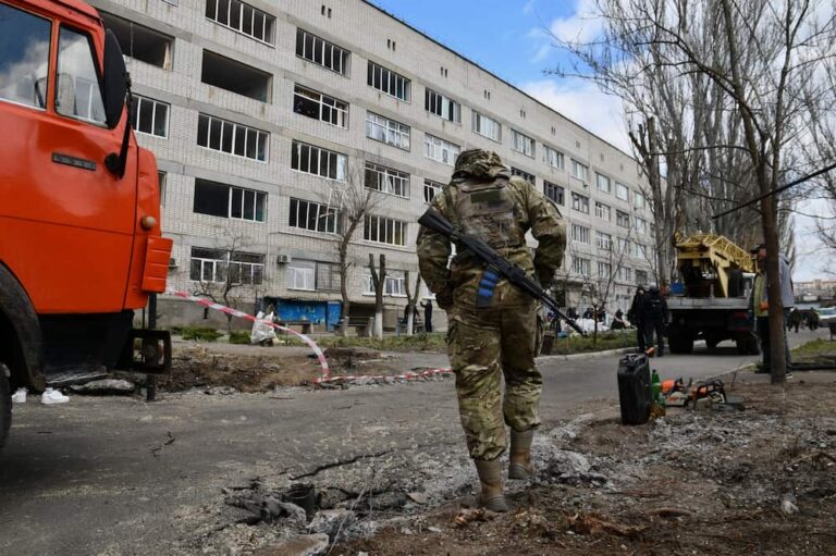 Ουκρανία: 11 νεκροί και 62 τραυματίες στο Μικολάιφ από επιθέσεις σε σπίτια, νοσοκομεία και νηπιαγωγεία (εικόνες & βίντεο)