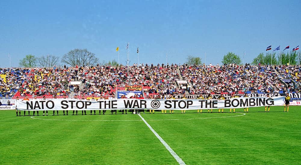 Όταν η ΑΕΚ νίκησε τον πόλεμο στο Βελιγράδι το 1999 και έστειλε μηνύματα ειρήνης και αγάπης (εικόνες & βίντεο)