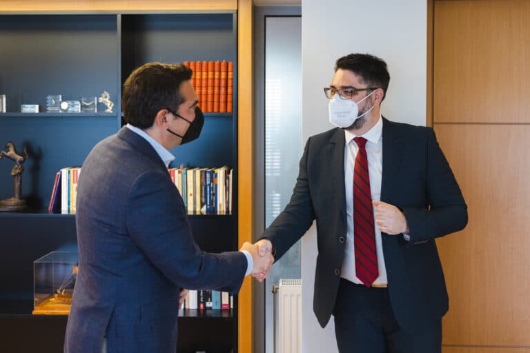 Ο Αλέξης Τσίπρας συναντήθηκε με τον Γενικό Πρόξενο στη Μαριούπολη Μανώλη Ανδρουλάκη