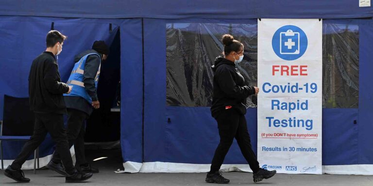 Ρεκόρ κρουσμάτων κορονοϊού στη Βρετανία – Σχεδόν 5 εκατομμύρια σε μία εβδομάδα