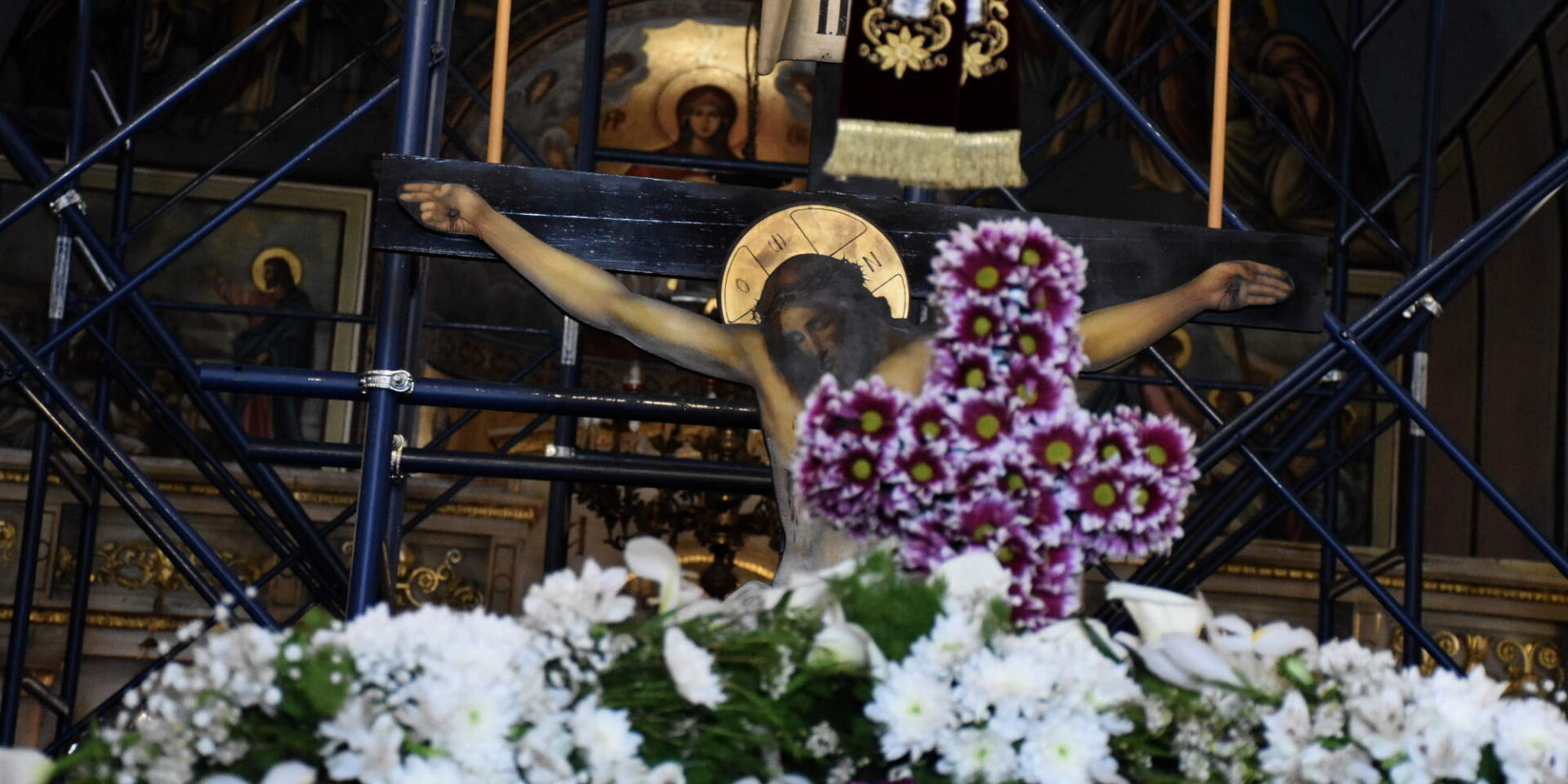 Επιτάφιος τη Μεγάλη Παρασκευή