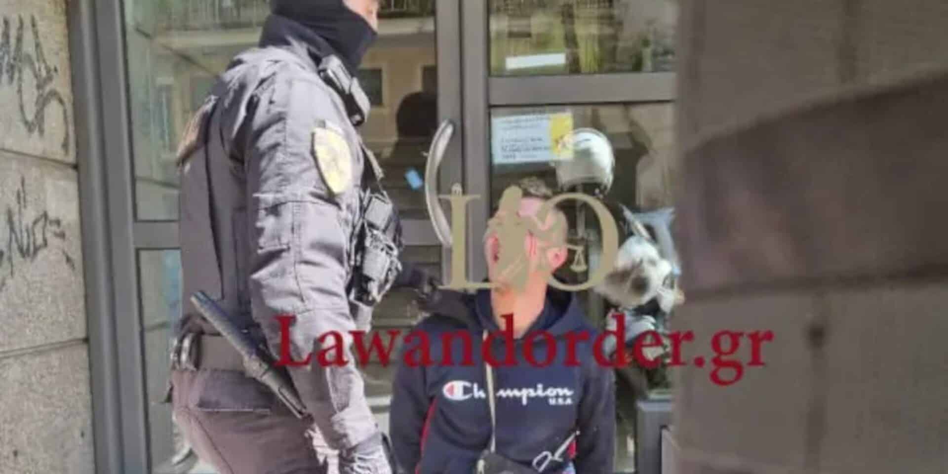 Βίντεο σοκ: Έτσι έγινε το μαχαίρωμα στην οδό Λιοσίων- Πως συνελήφθη από άνδρες της ΔΙ.ΑΣ