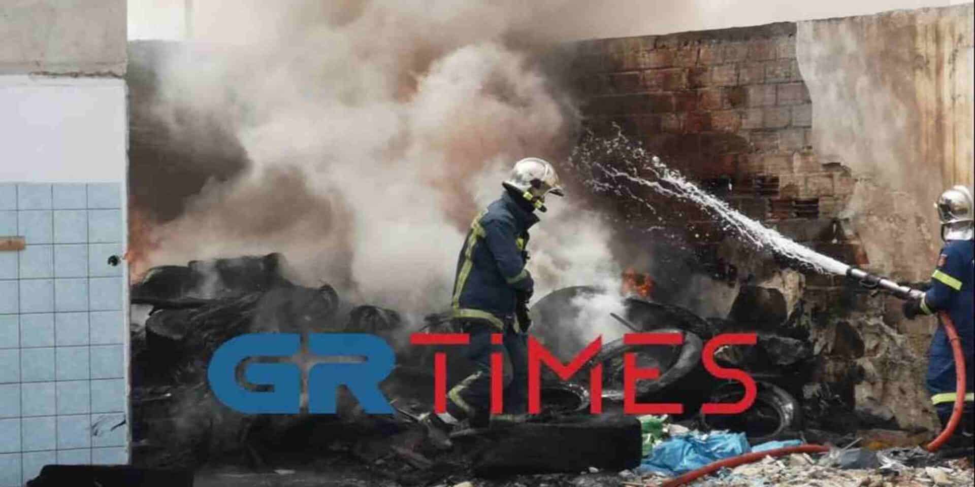 Η φωτιά στα ελαστικά στη Θεσσαλονίκη