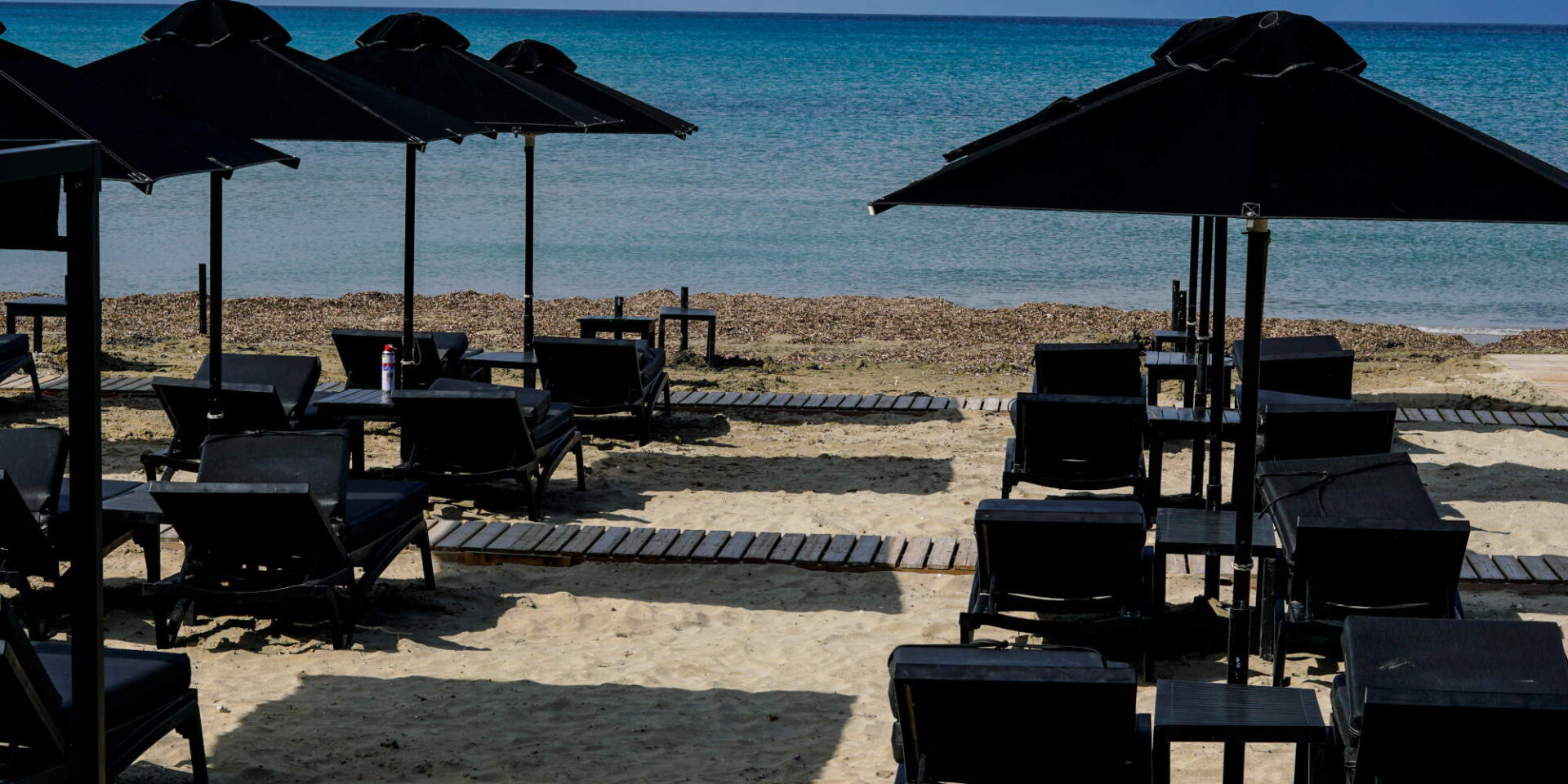 Καλοκαιρινός καιρός στην ακροθαλασσιά