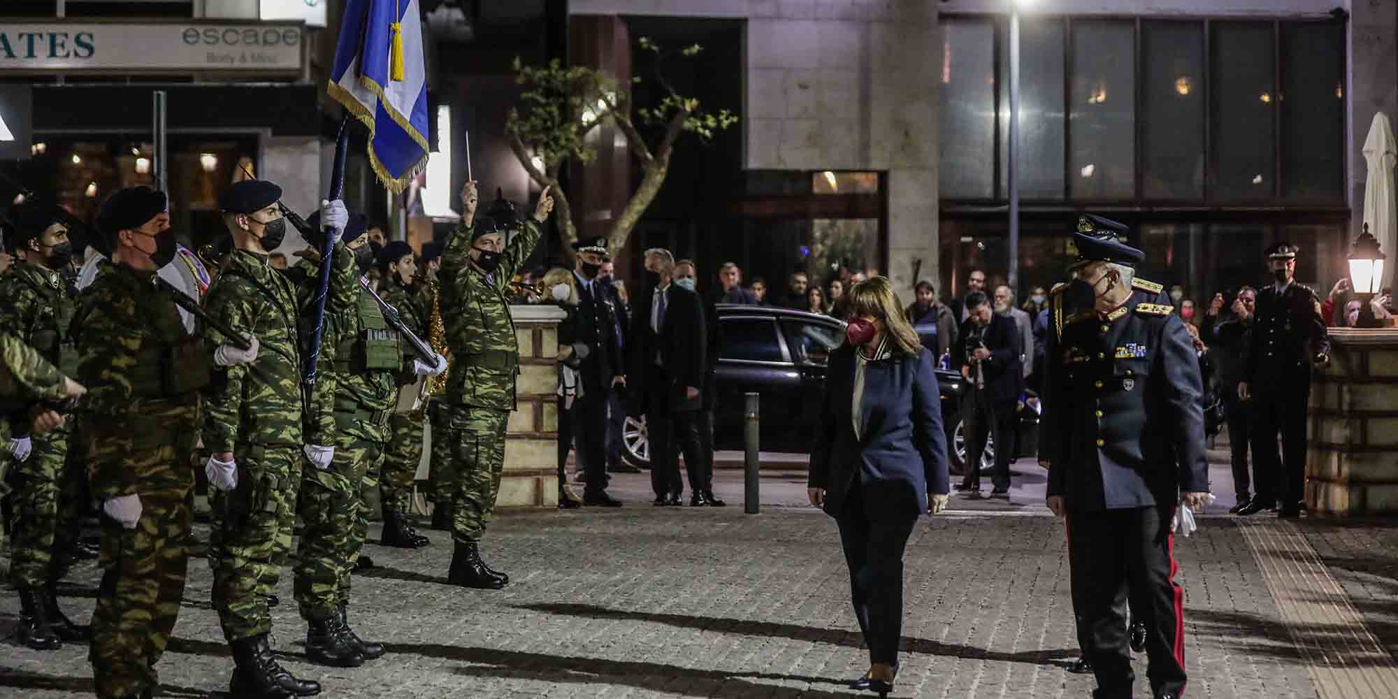 Η Κατερίνα Σακελλαροπούλου στην Ξάνθη με μέλη των Ενόπλων Δυνάμεων