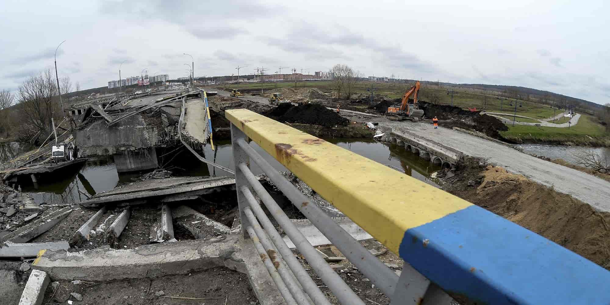 Κατεστραμμένες γέφυρες στο Κίεβο στην Ουκρανία