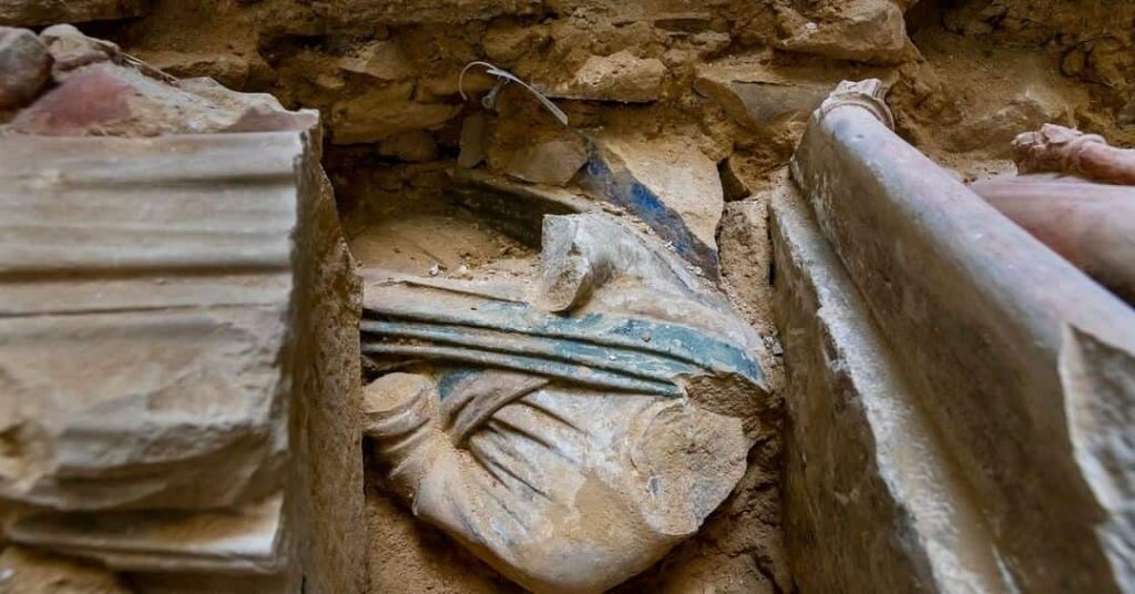 Ο αρχαιολογικός θησαυρός που βρέθηκε στην Παναγία των Παρισίων