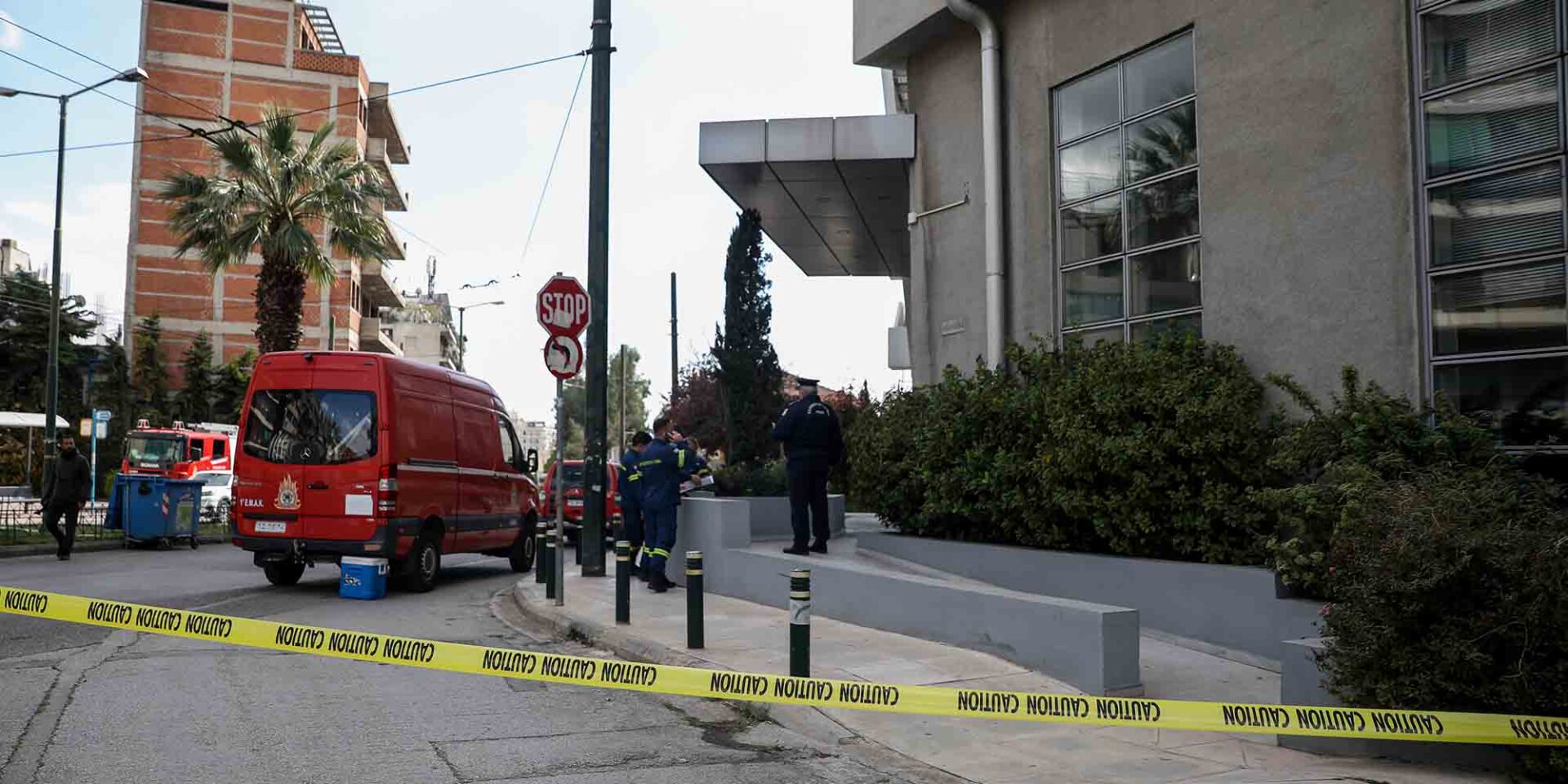 Επιχείρηση περισυλλογής ύποπτου φακέλου που στάλθηκε στα γραφεία του ΟΠΕΚΕΠΕ στο κέντρο της Αθήνας, από την ειδική ομάδα της 1ης Ε.Μ.Α.Κ