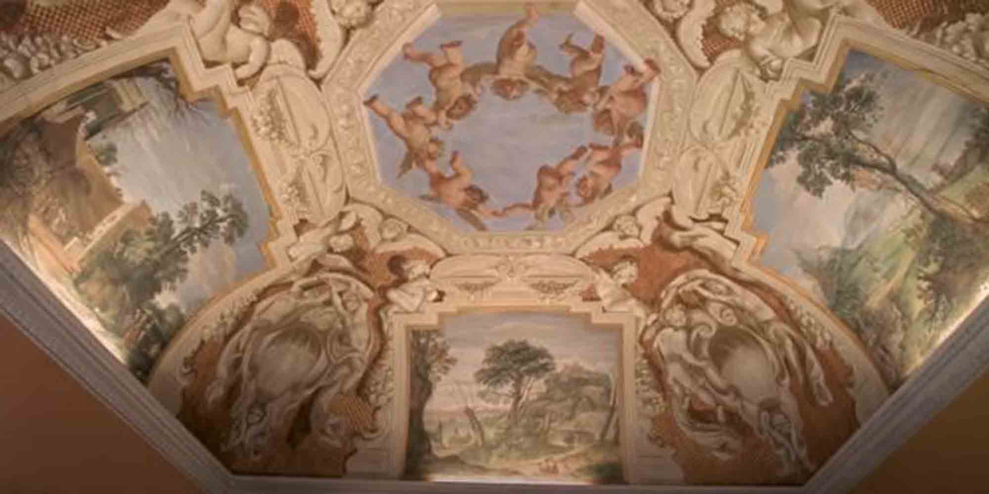Η εντυπωσιακή νωπογραφία οροφής του ζωγράφου Καραβάτσο, σε βίλα στη Ρώμη
