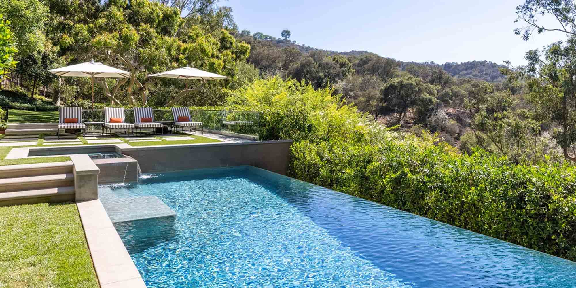 Η πισίνα στο σπίτι της Κέιτ Πέρι είναι ένα από τα χλιδάτα σημεία της έπαυλης