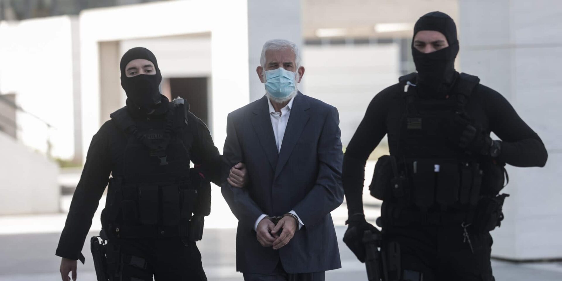 Ο Πέτρος Φιλιππίδης στο δικαστήριο