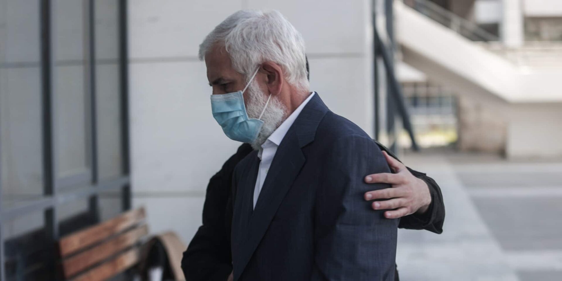 Ο Πέτρος Φιλιππίδης στο δικαστήριο