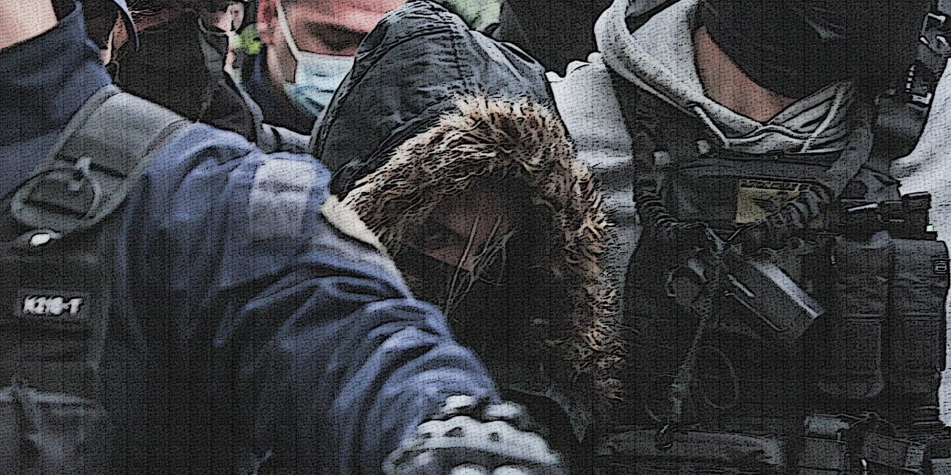 Η Ρούλα Πισπιρίγκου κατά την μεταγωγή της στην Ευελπίδων