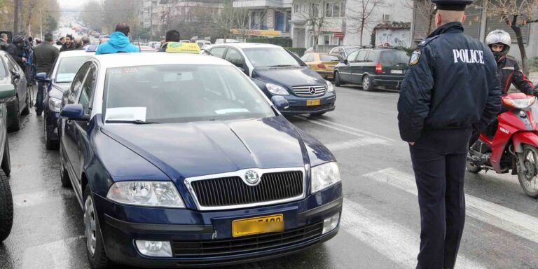 Πονηρός οδηγός ταξί υπερχρέωνε τους πελάτες με δεύτερο κρυφό ταξίμετρο στη Θεσσαλονίκη