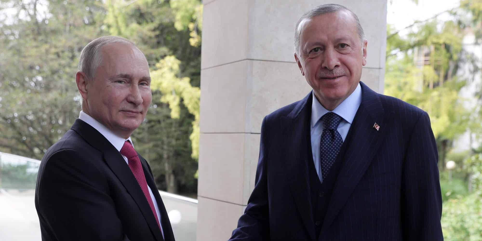 Ο Ρώσος πρόεδρος Βλαντιμίρ Πούτιν με τον Τούρκο ομόλογό του, Ρετζέπ Ταγίπ Ερντογάν