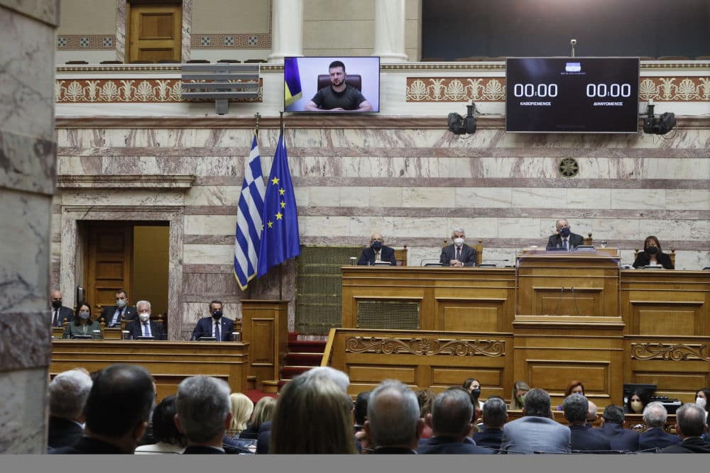 Ο Ζελένσκι μιλά στην Ελληνική Βουλή