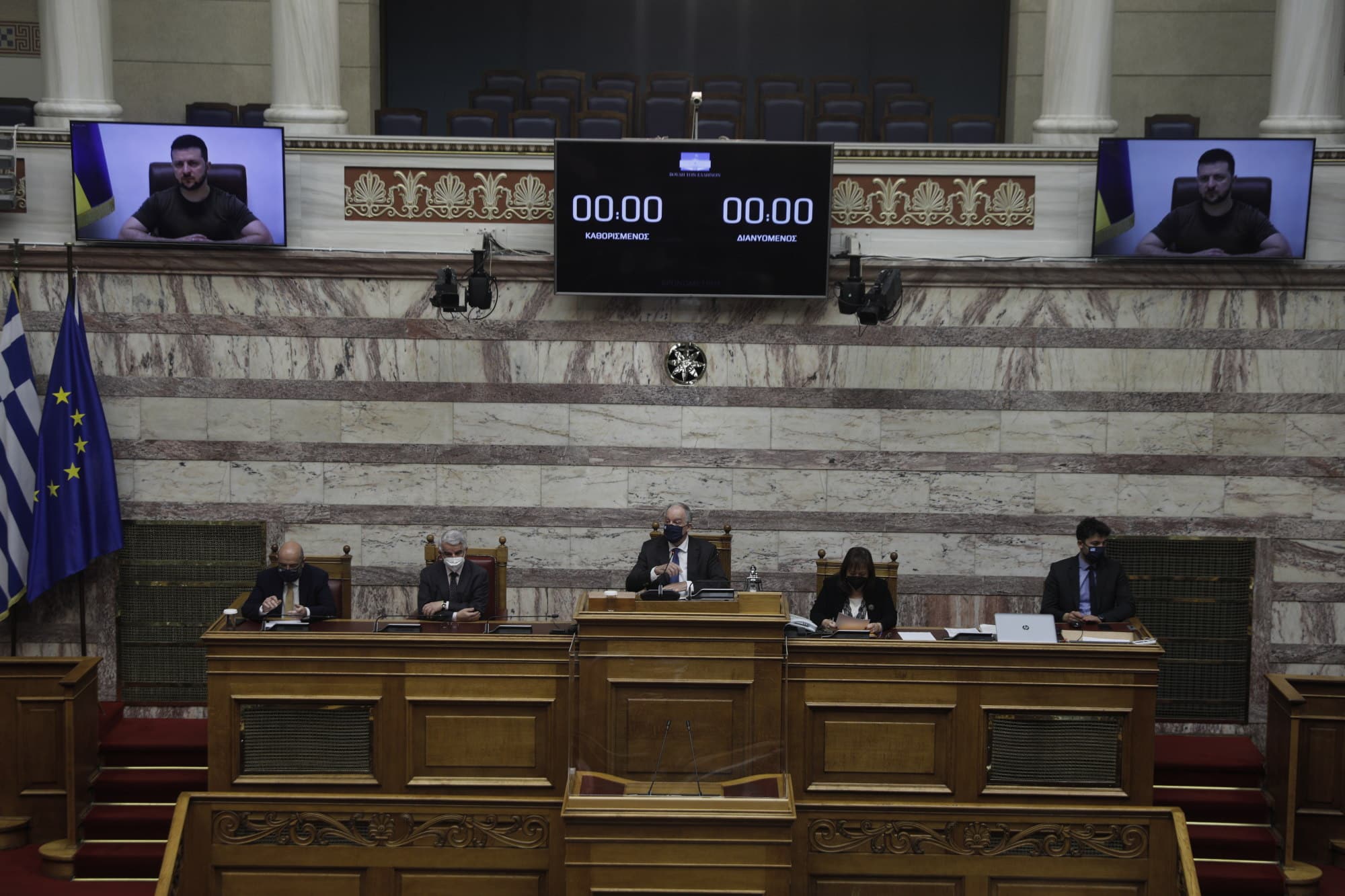 Ο Ζελένσκι μιλά στην Ελληνική Βουλή