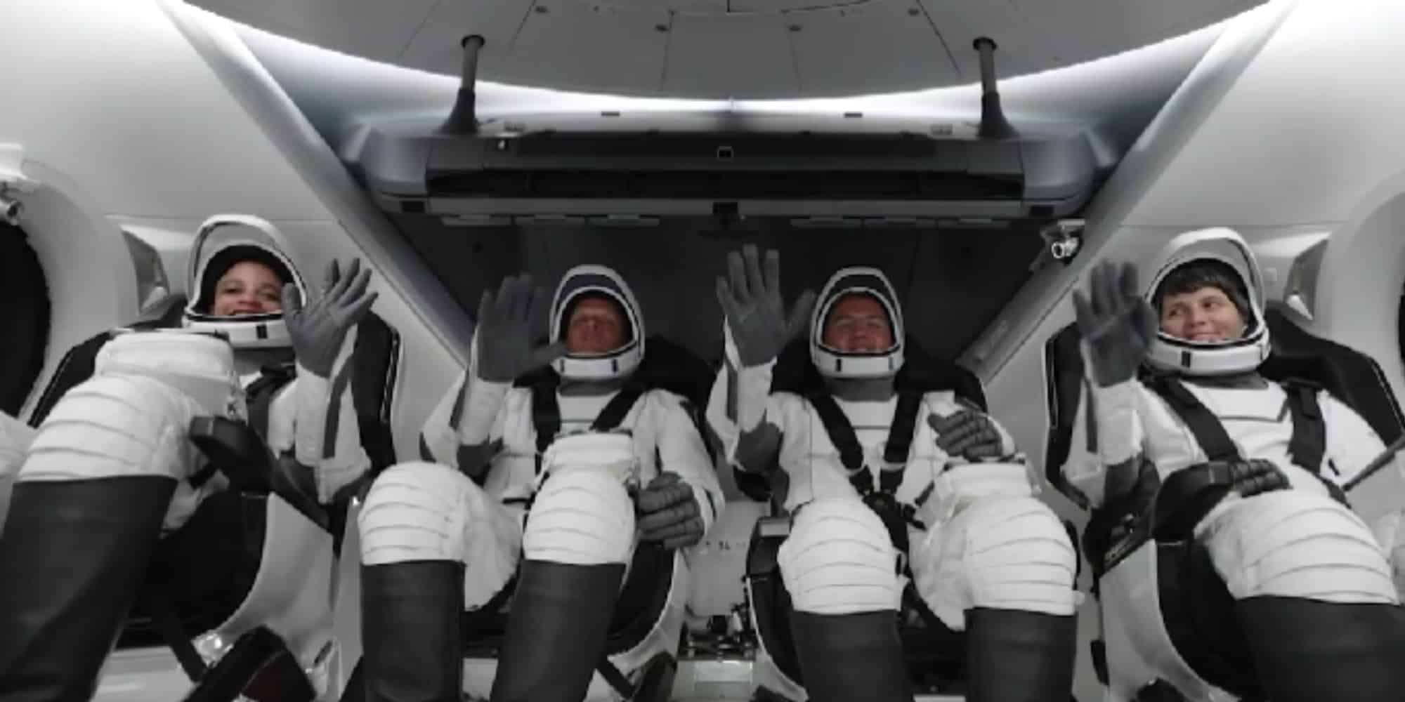 αστροναυτες - SpaceX: Στο Διάστημα τέσσερις αστροναύτες του Έλον Μασκ - Έφτασαν στον Διεθνή Διαστημικό Σταθμό (βίντεο)