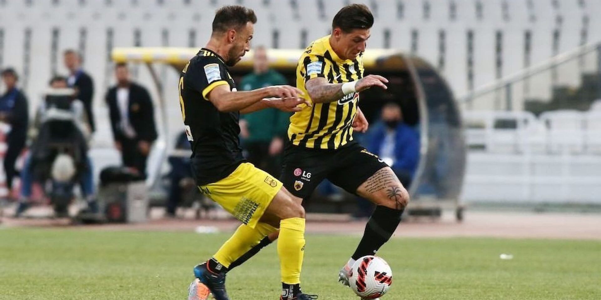 Φάση από το ΑΕΚ - Άρης για την Super League