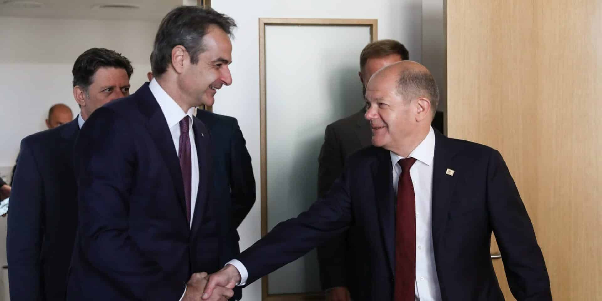 Ο Όλαφ Σολτς με τον Κυριάκο Μητσοτάκη