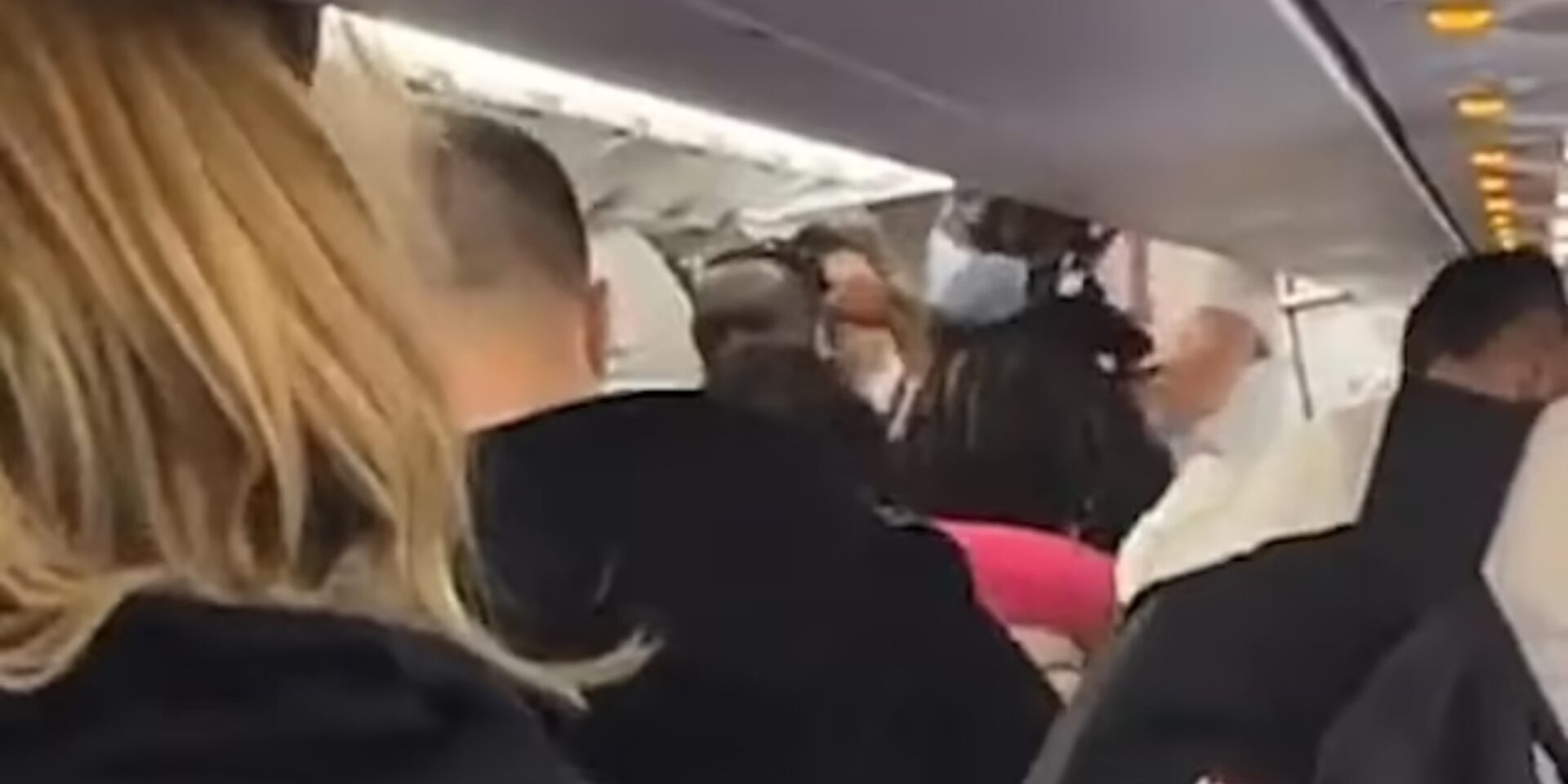 Χάος σε πτήση της Wizz Air