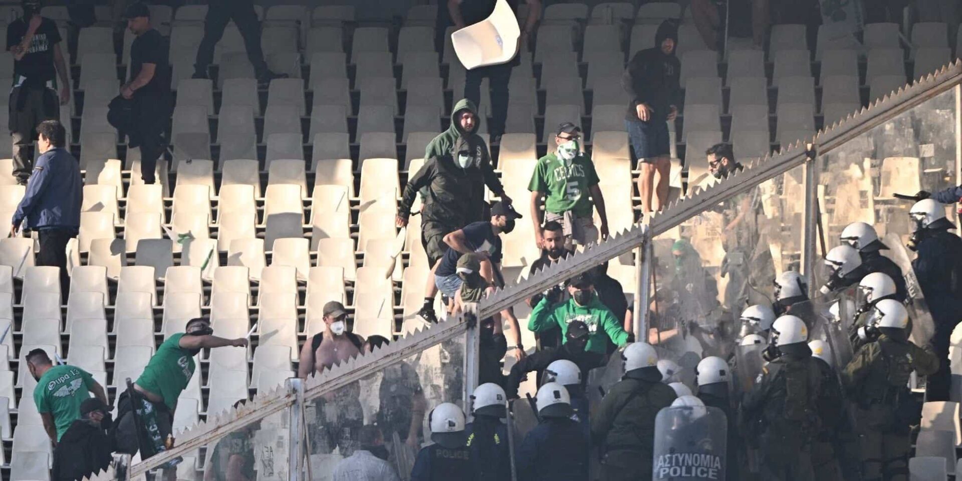 Επεισόδια στο ΟΑΚΑ στον αγώνα ΠΑΟ-ΠΑΟΚ