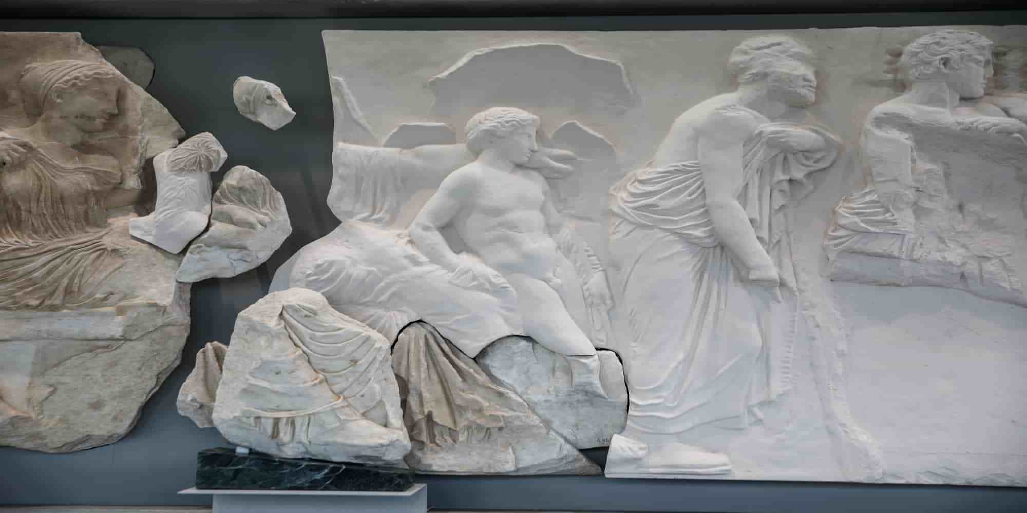 Απόδοση του παρθενώνειου «θραύσματος Fagan» από το Μουσείο Antonino Salinas του Παλέρμο στο Μουσείο Ακρόπολης