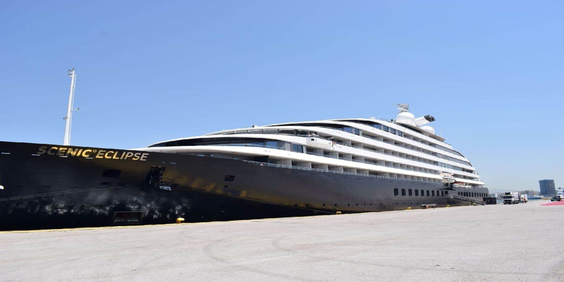 Mega yacht «Scenic Eclipse»