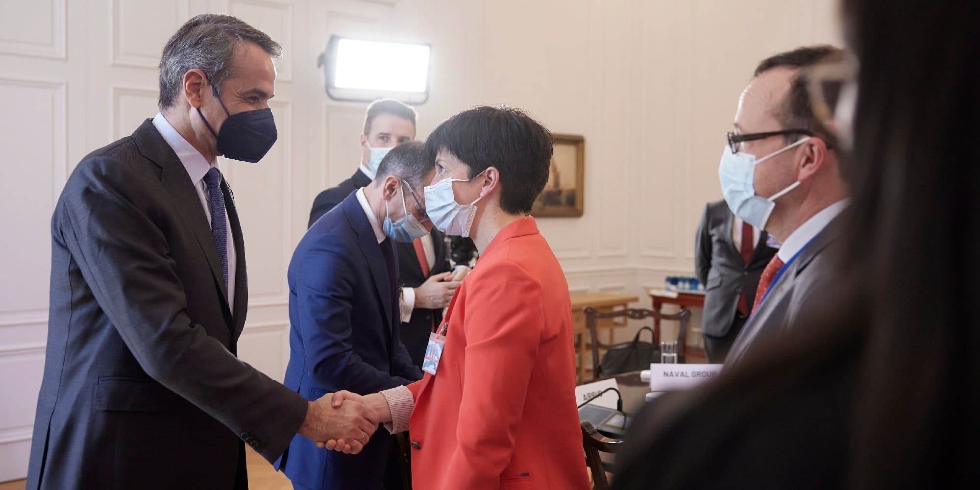 Ο Κυριάκος Μητσοτάκης με τους Γάλλους επιχειρηματίες / Φωτογραφία: Γραφείο πρωθυπουργού