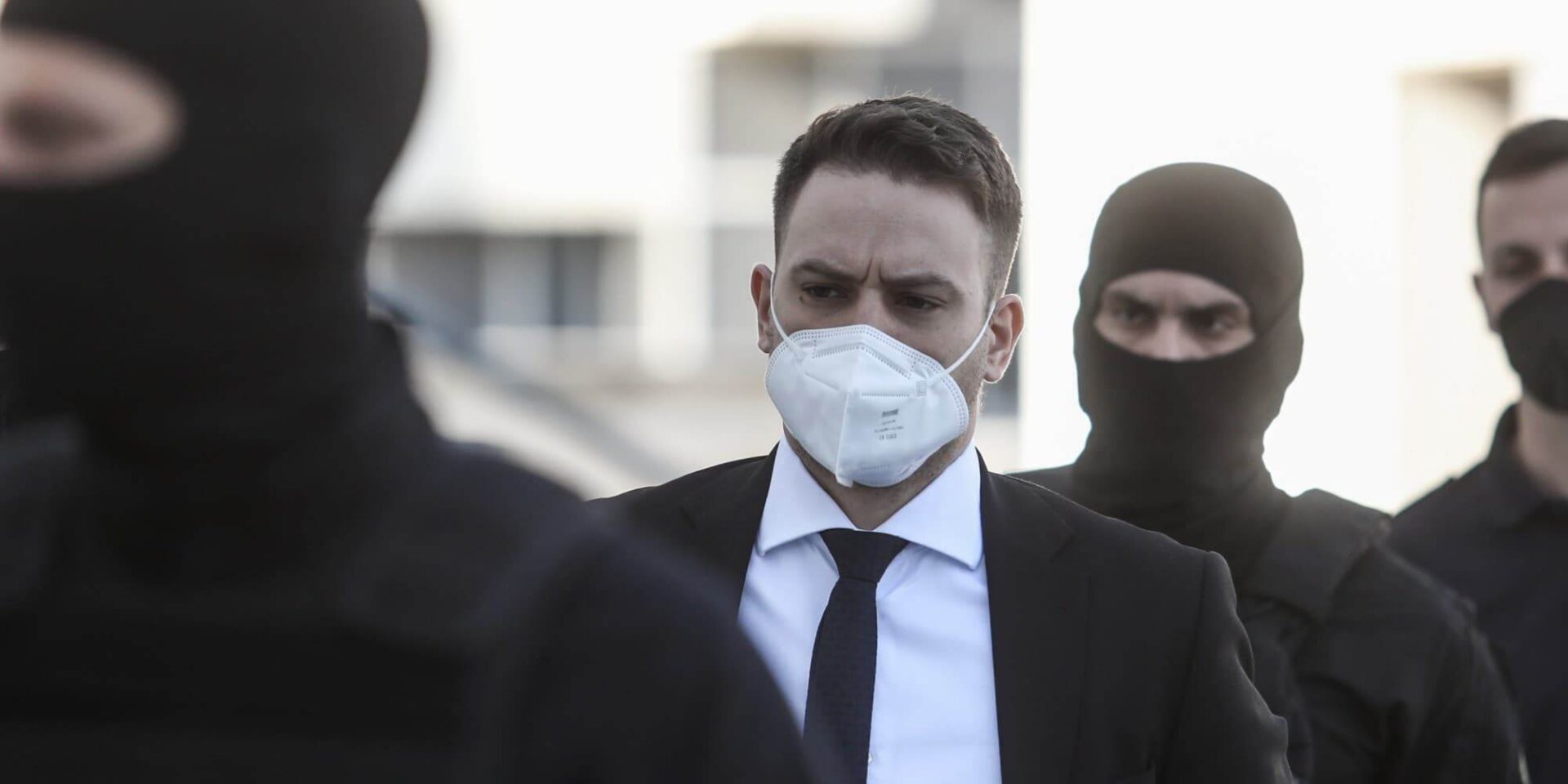 O Μπάμπης Αναγνωστόπουλος στο δικαστήριο