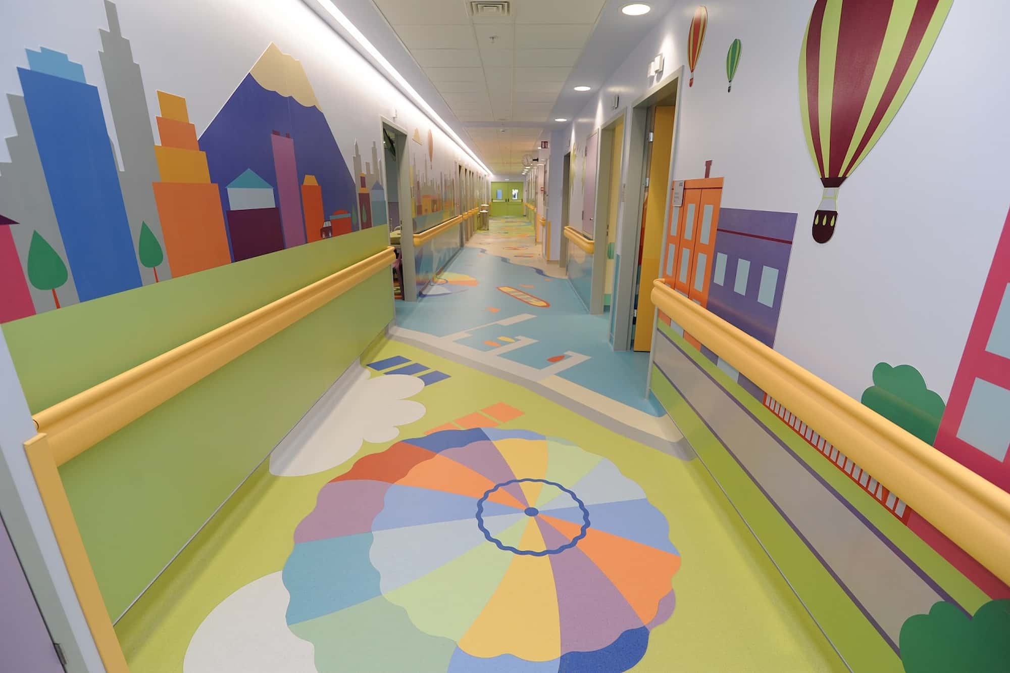 Nosokomeia 24 5 22 1 - Τα ανακαινισμένα παιδιατρικά νοσοκομεία μέσα από τα μάτια των παιδιών – Διαδικτυακή ξενάγηση στις σύγχρονες εγκαταστάσεις που παρέδωσε ο ΟΠΑΠ