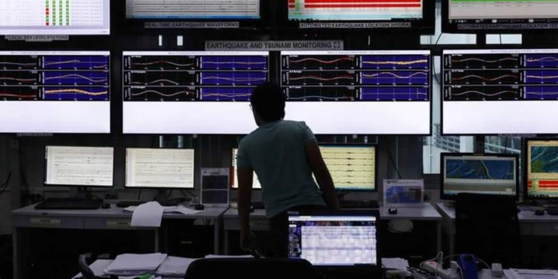 Μηχανήματα ελέγχου για τσουνάμι
