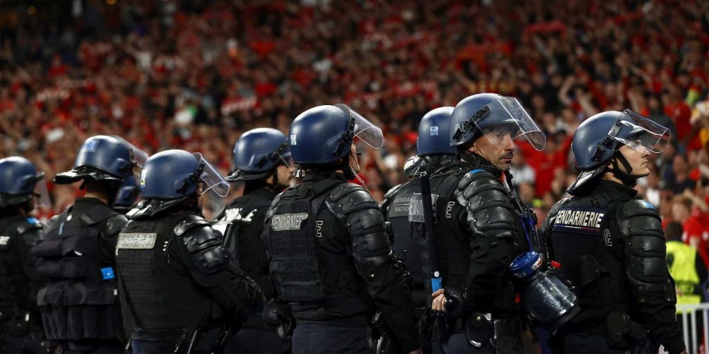 Αστυνομικές δυνάμεις στον αγώνα Λίβερπουλ - Ρεάλ Μαδρίτης
