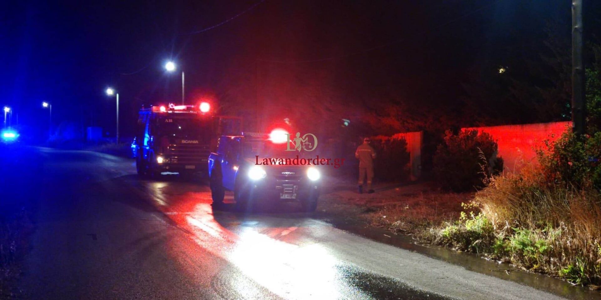 Οχήματα της Πυροσβεστικής στην Λεωφόρο Βαυρώνος