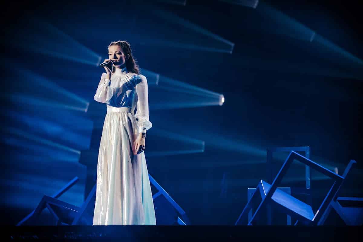 Η Αμάντα Γεωργιάδη κάνει πρόβα για τη Eurovision 2022