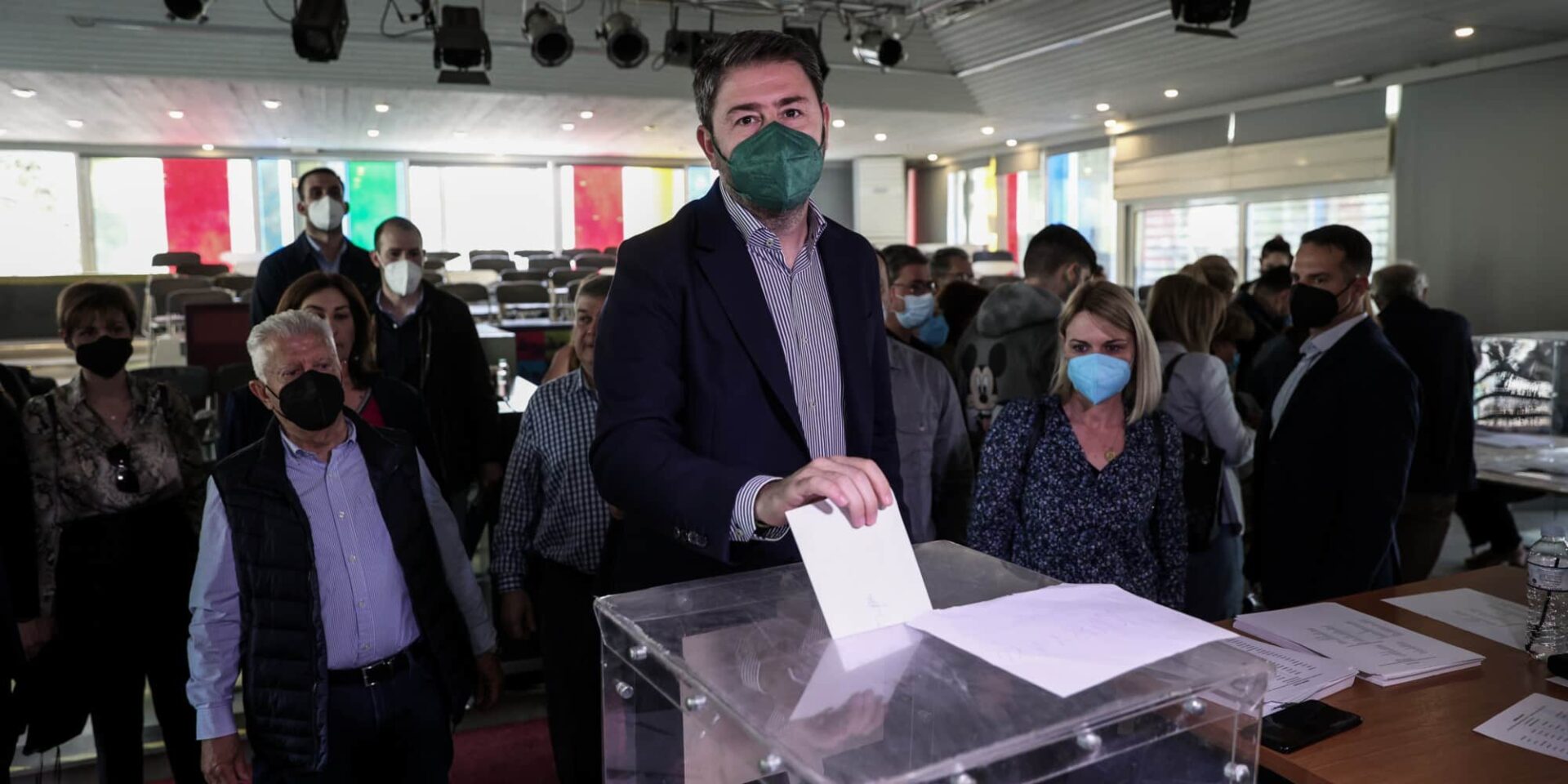 Ψήφισε ο Νίκος Ανδρουλάκης για την αλλαγή ονομασίας στο ΚΙΝΑΛ - ΠΑΣΟΚ