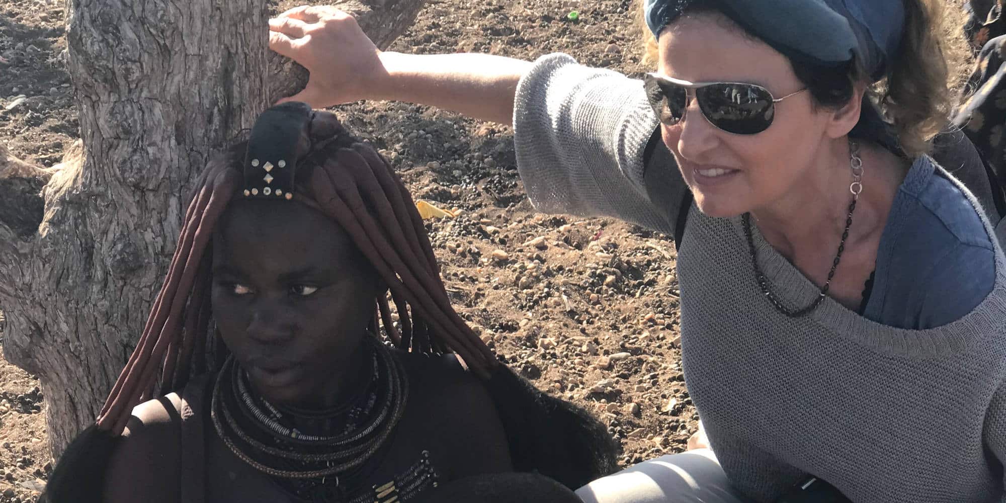 Η Χριστίνα Αντωνιάδου με γυναίκα Himba στη Ναμίμπια