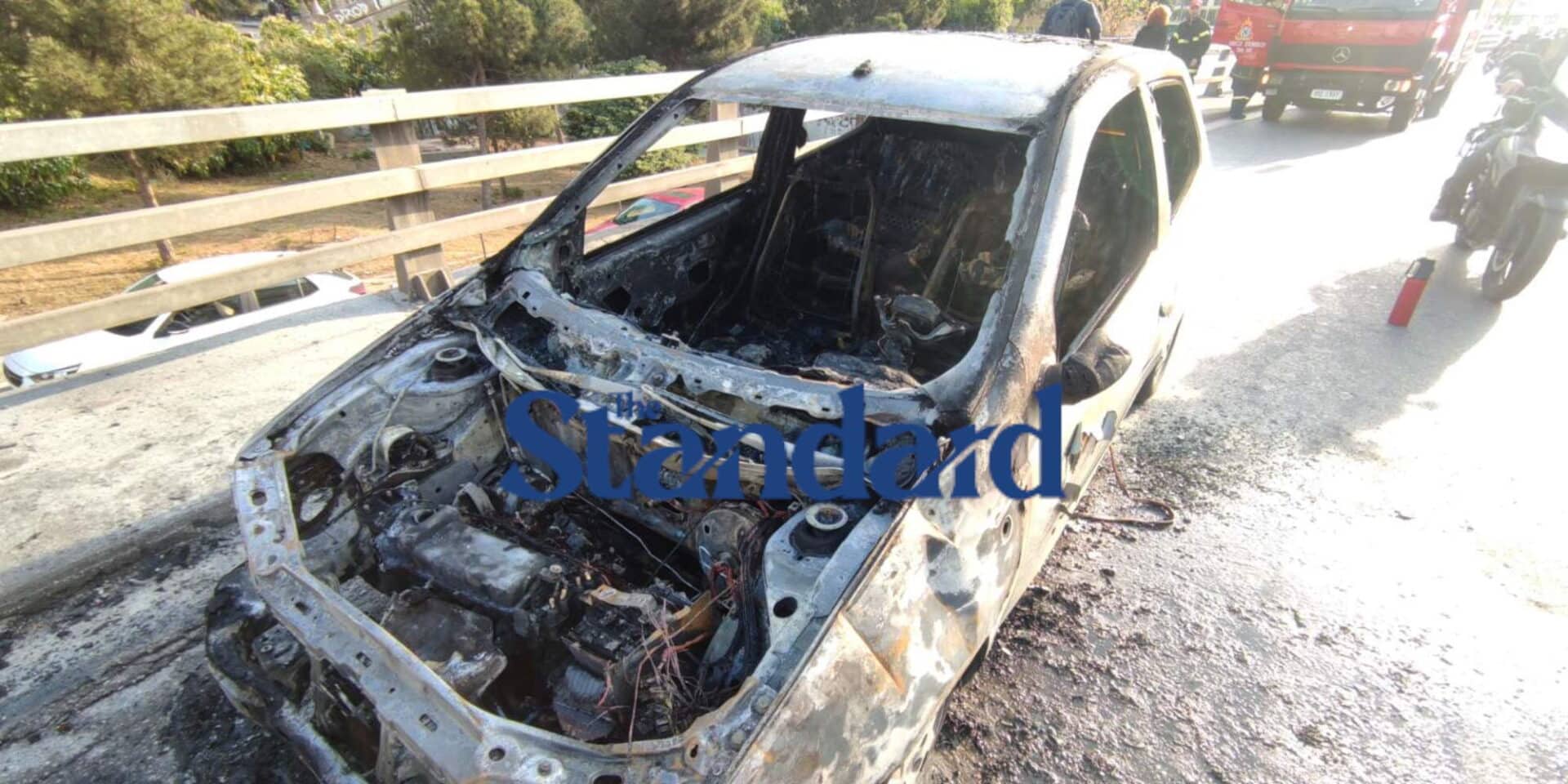 Ι.Χ. τυλίχτηκε στις φλόγες στη Λεωφόρο Συγγρού