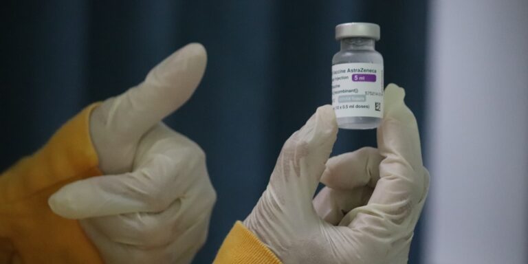 Η AstraZeneca αποσύρει το εμβόλιο για τον κορονοϊό – Ποιος είναι ο λόγος
