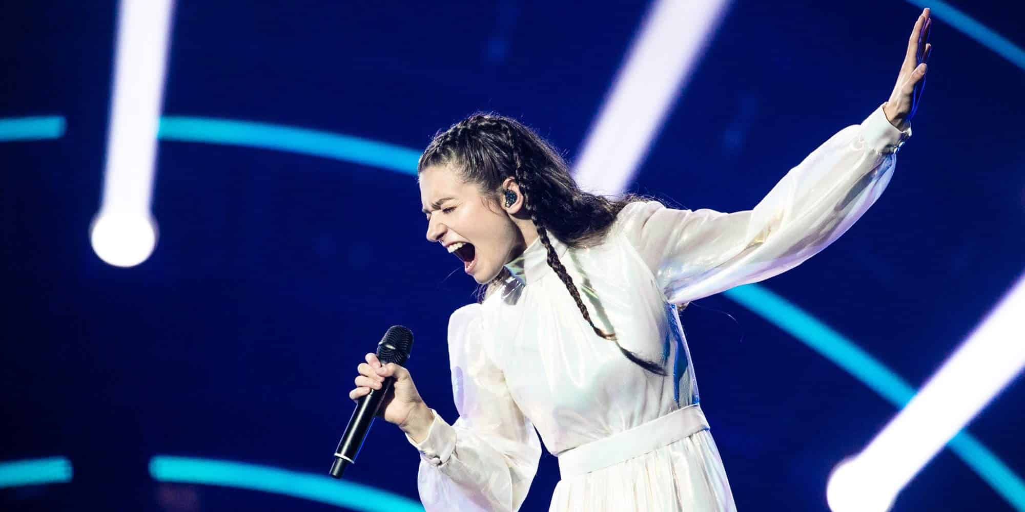 Η Αμάντα Γεωργιάδη στη σκηνή της Eurovision