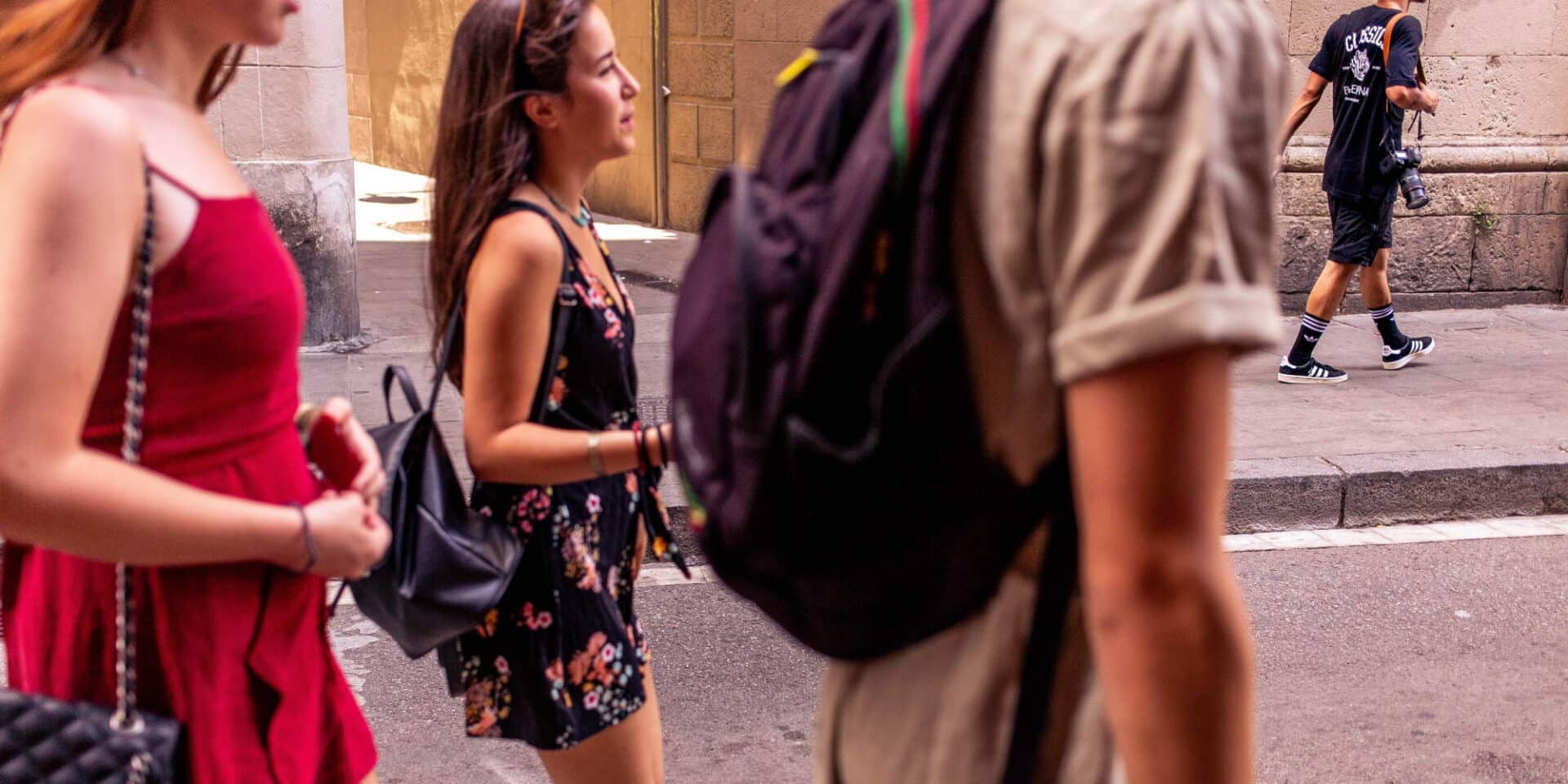 Γυναίκες σε δρόμο στην Ισπανία