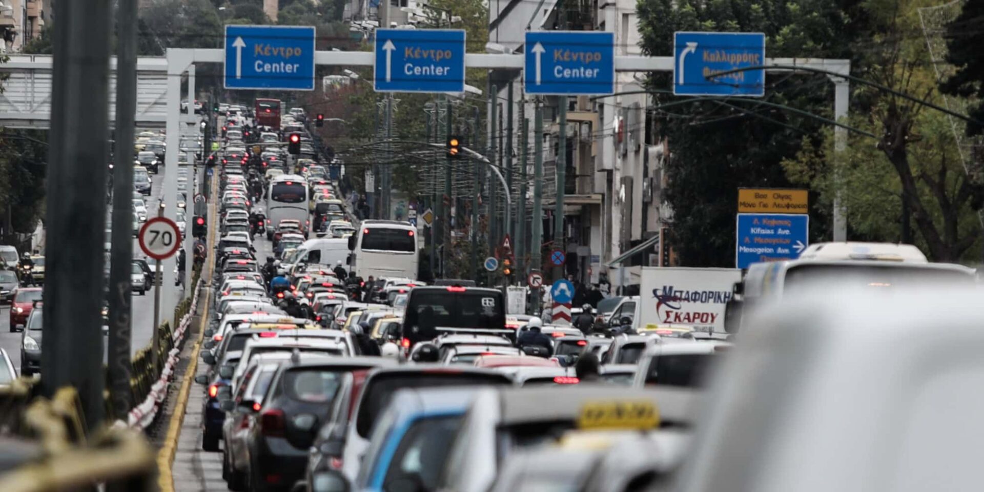 Κίνηση στους δρόμους της Αθήνας