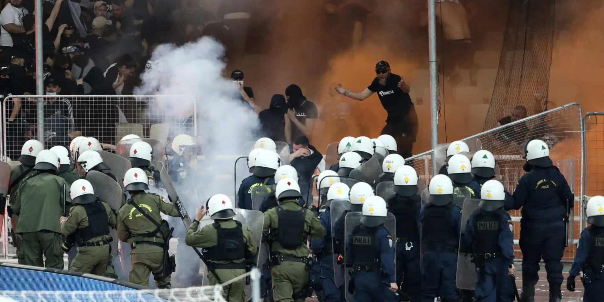 Επεισόδια στον αγώνα Παναθηναϊκού - ΠΑΟΚ στο ΟΑΚΑ