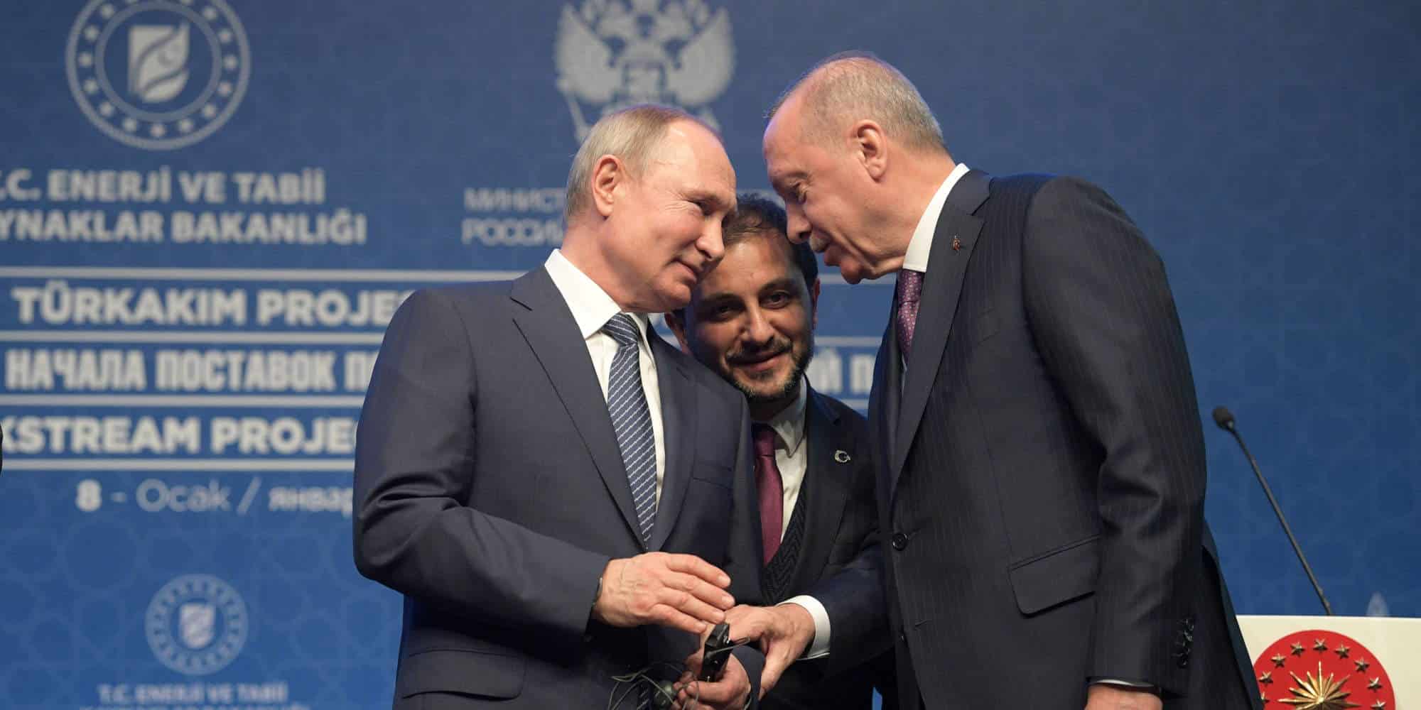 Ο Ρώσος πρόεδρος Βλαντιμίρ Πούτιν, με τον Τούρκο ομόλογό του Ρετζέπ Ταγίπ Ερντογάν
