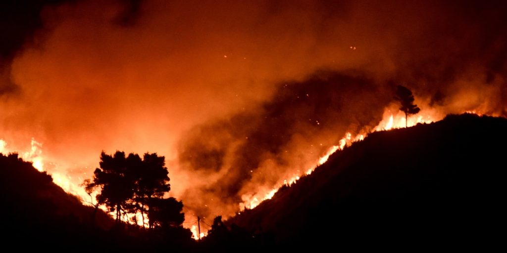 ΑΔΜΗΕ για την πυρκαγιά του Αυγούστου στη Βαρυμπόμπη: «Η φωτιά προκάλεσε το βραχυκύκλωμα και όχι το αντίθετο»