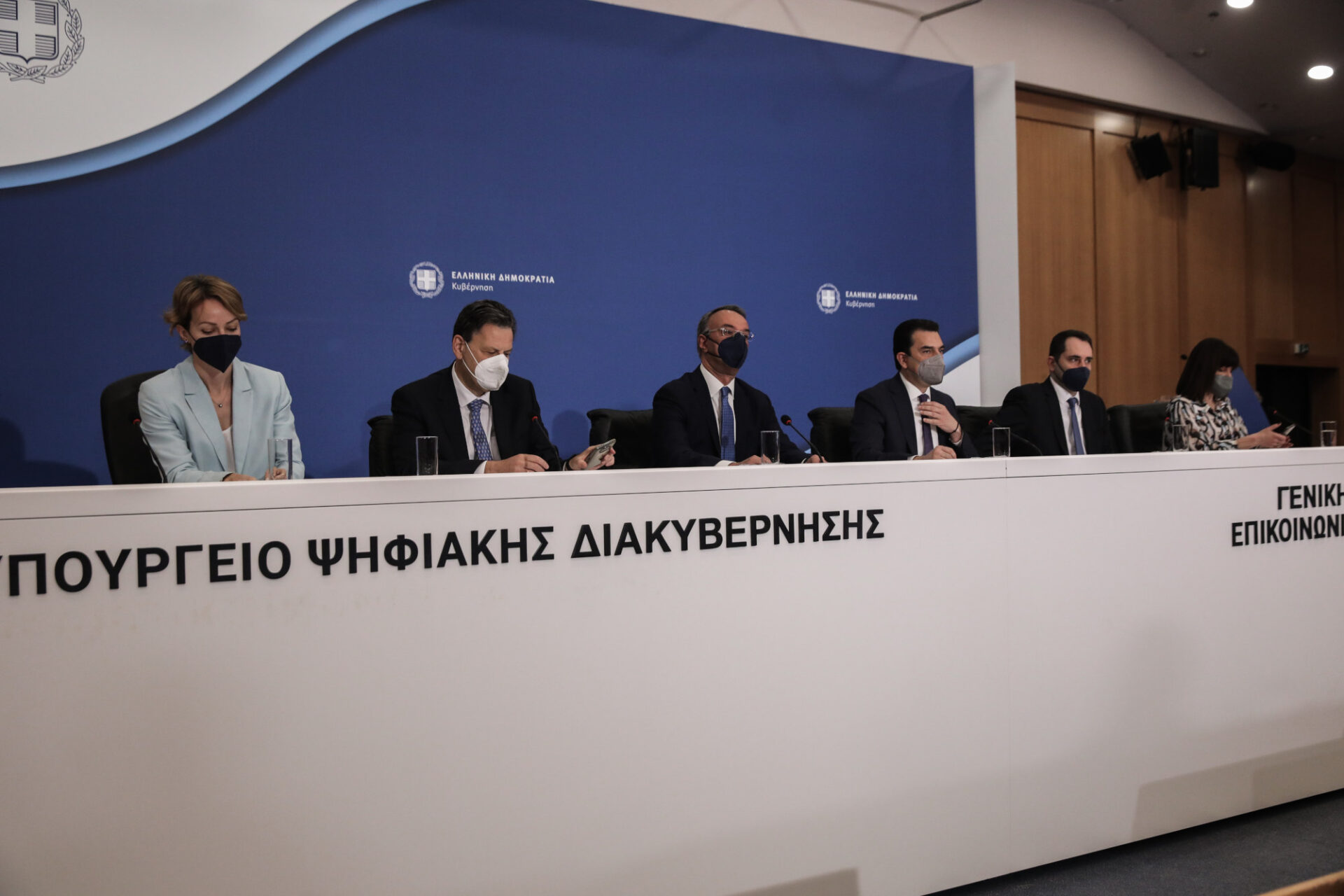 Εξειδίκευση των μέτρων για το ηλεκτρικό ρεύμα από τους υπουργούς