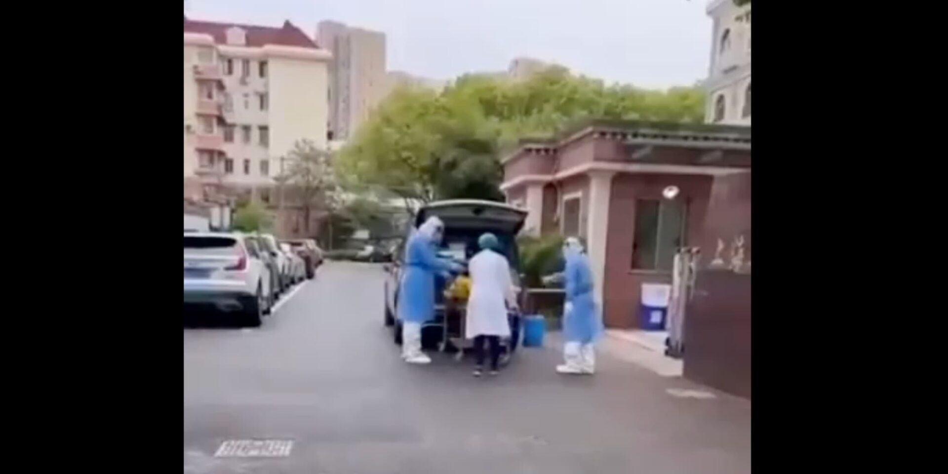 Υπάλληλοι γηροκομείου νόμιζαν ότι πέθανε ηλικιωμένος άνδρας από τη Σανγκάη